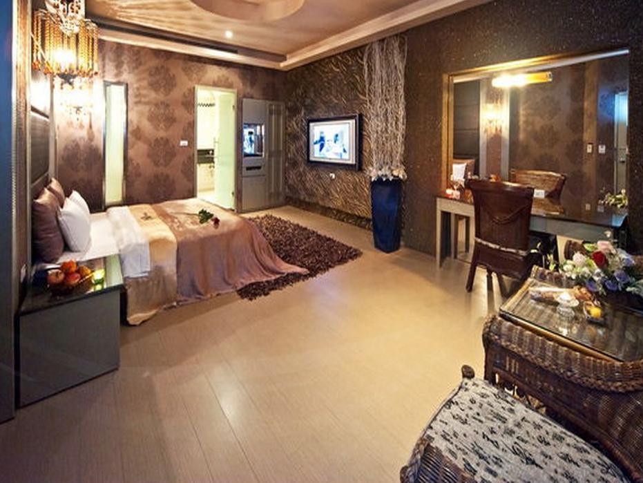 Sasha Motel Taichung Extérieur photo