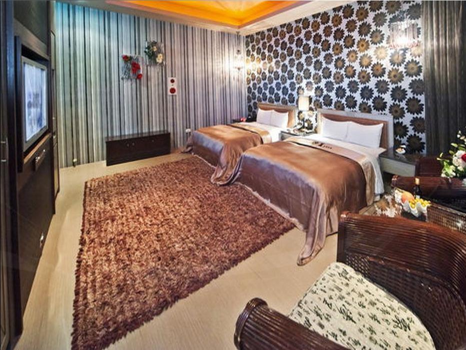 Sasha Motel Taichung Extérieur photo